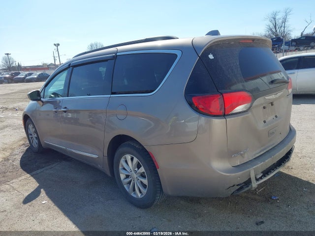 Aukcja sprzedaży 2017 Chrysler Pacifica Touring-l, vin: 2C4RC1BG8HR539384, numer aukcji: 44643995