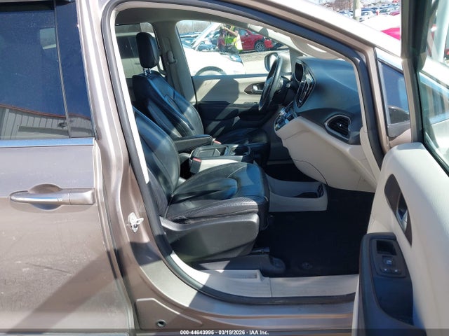 Aukcja sprzedaży 2017 Chrysler Pacifica Touring-l, vin: 2C4RC1BG8HR539384, numer aukcji: 44643995
