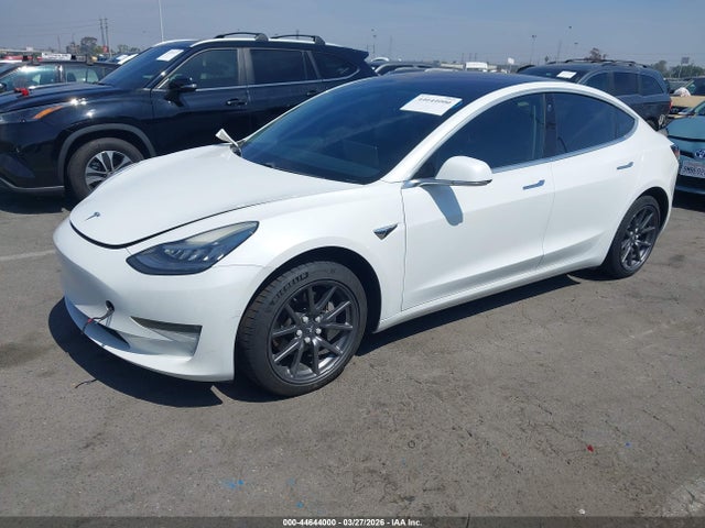 44644000 :رقم المزاد ، 5YJ3E1EA3JF023121 vin ، 2018 Tesla Model 3 Long Range/mid Range مزاد بيع