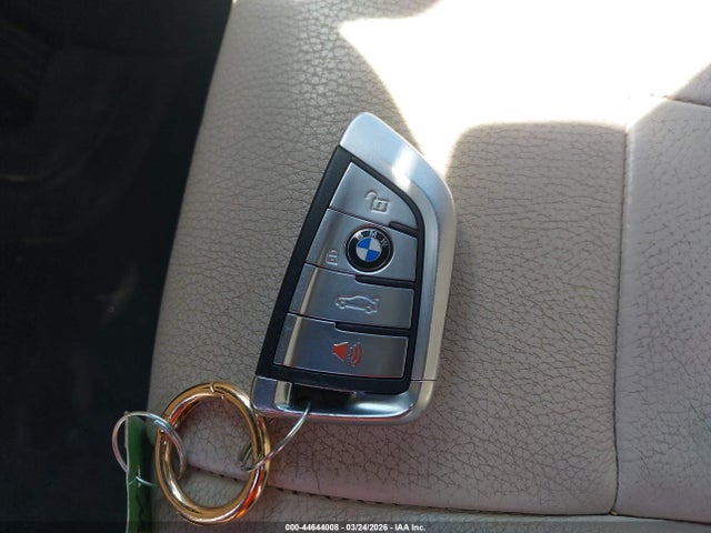 2017 BMW X5 5UXKR2C52H0U18328 Photo 10