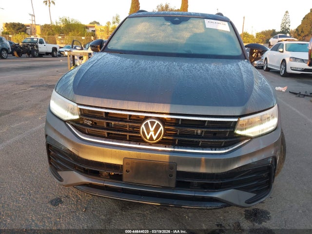 Продаж на аукціоні авто 2022 Volkswagen Tiguan 2.0t Se R-line Black, vin: 3VV8B7AX0NM072047, номер лоту: 44644020