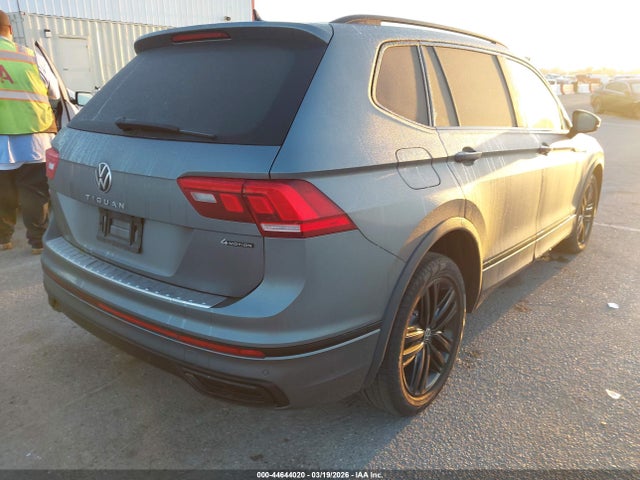 Продаж на аукціоні авто 2022 Volkswagen Tiguan 2.0t Se R-line Black, vin: 3VV8B7AX0NM072047, номер лоту: 44644020