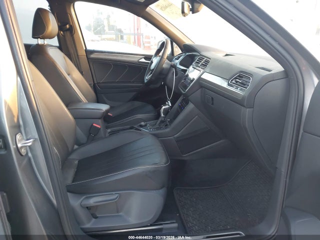 Продаж на аукціоні авто 2022 Volkswagen Tiguan 2.0t Se R-line Black, vin: 3VV8B7AX0NM072047, номер лоту: 44644020
