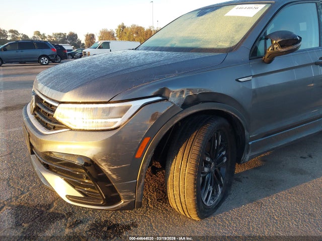 Продаж на аукціоні авто 2022 Volkswagen Tiguan 2.0t Se R-line Black, vin: 3VV8B7AX0NM072047, номер лоту: 44644020