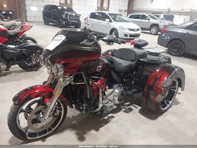 1HD1TBH18NB952940 Harley-Davidson FLHTCUTGSE