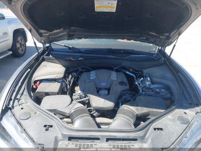 2022 Maserati Levante Modena მანქანა იყიდება აუქციონზე, vin: ZN661YUM3NX384176, აუქციონის ნომერი: 44644055