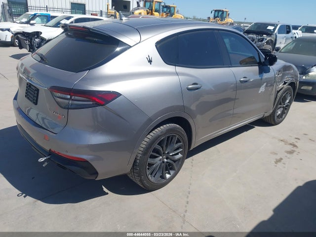 2022 Maserati Levante Modena მანქანა იყიდება აუქციონზე, vin: ZN661YUM3NX384176, აუქციონის ნომერი: 44644055