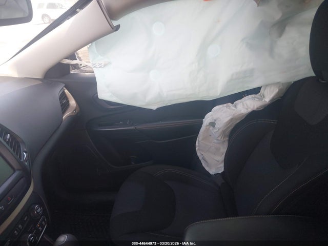 2017 JEEP CHEROKEE 1C4PJMCS2HW565519 Photo 4