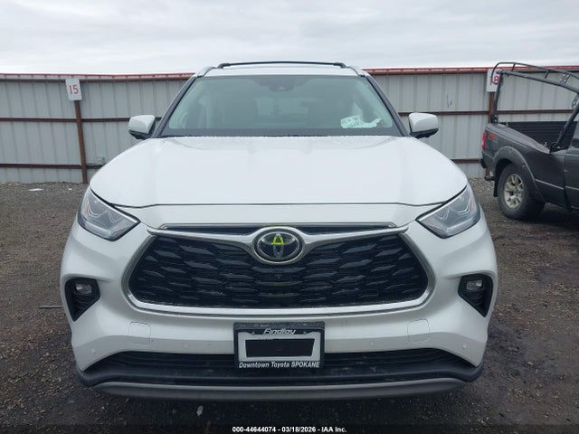 Toyota Highlander Hybrid Platinum 2026 5TDEBRCH9TS706195 Image 13