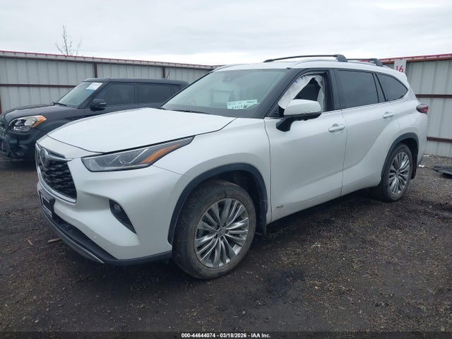 Toyota Highlander Hybrid Platinum 2026 5TDEBRCH9TS706195 Image 2