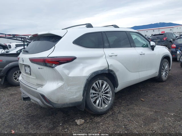 Toyota Highlander Hybrid Platinum 2026 5TDEBRCH9TS706195 Image 4