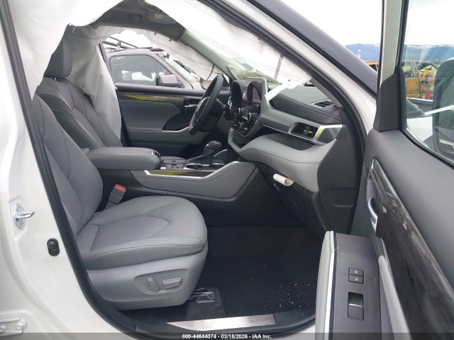 Toyota Highlander Hybrid Platinum 2026 5TDEBRCH9TS706195 Image 5