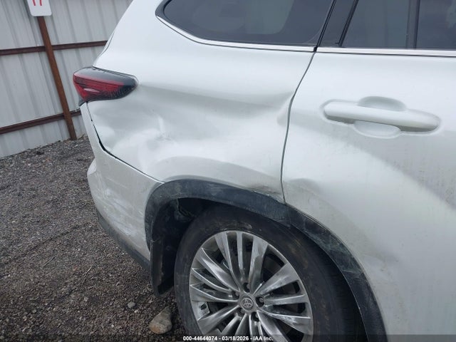 Toyota Highlander Hybrid Platinum 2026 5TDEBRCH9TS706195 Image 6