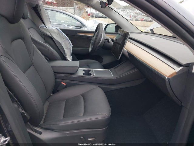 44644101 :رقم المزاد ، 7SAYGDEE6SF258220 vin ، 2025 Tesla Model Y Long Range Dual Motor All-wheel Drive مزاد بيع