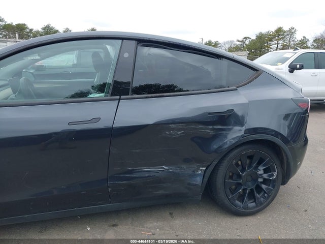44644101 :رقم المزاد ، 7SAYGDEE6SF258220 vin ، 2025 Tesla Model Y Long Range Dual Motor All-wheel Drive مزاد بيع