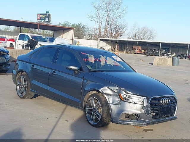 2017 AUDI A3 WAUAUGFFXH1041333
