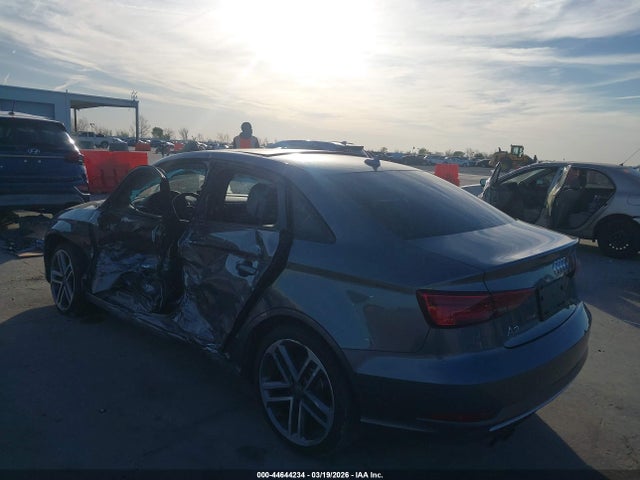 2017 AUDI A3 WAUAUGFFXH1041333 Photo 2