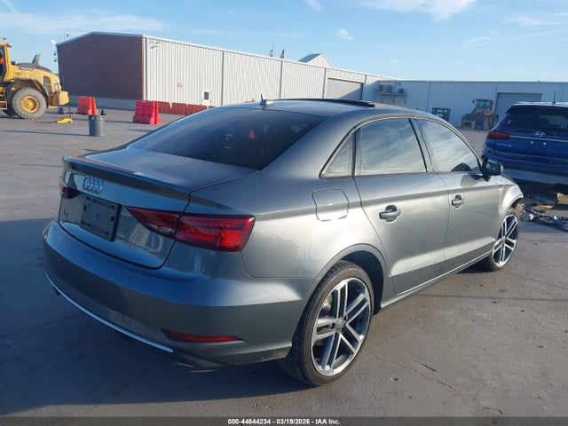 2017 AUDI A3 WAUAUGFFXH1041333 Photo 3