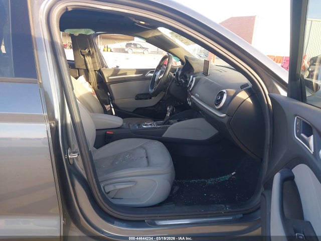 2017 AUDI A3 WAUAUGFFXH1041333 Photo 4