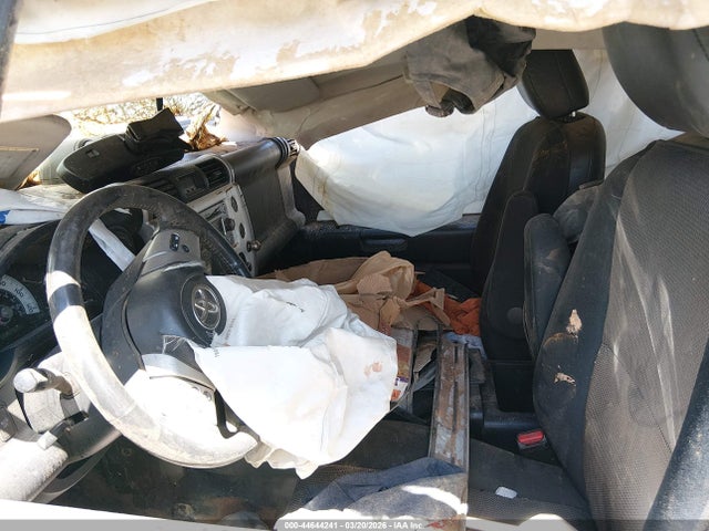 Toyota FJ Cruiser 2014 JTEBU4BF2EK176089 Image 5