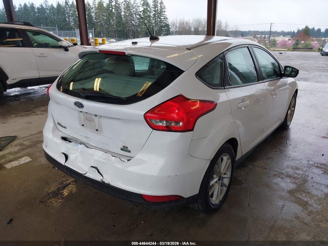 Ford FOCUS SE 2015 1FADP3KE3FL241894 Image 4