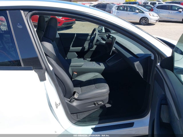 44644254 :رقم المزاد ، 7SAYGDED2TF407747 vin ، 2026 Tesla Model Y Premium Rear-wheel Drive/standard Rear-wheel Drive مزاد بيع
