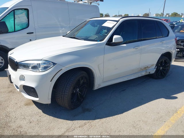 2018 BMW X5 5UXKR0C57J0Y03720 Photo 1