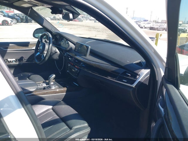 2018 BMW X5 5UXKR0C57J0Y03720 Photo 4
