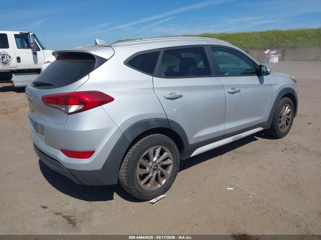 KM8J33A46JU639990 Hyundai TUCSON SEL
