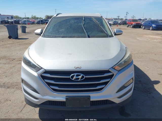 KM8J33A46JU639990 Hyundai TUCSON SEL