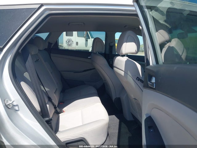 KM8J33A46JU639990 Hyundai TUCSON SEL