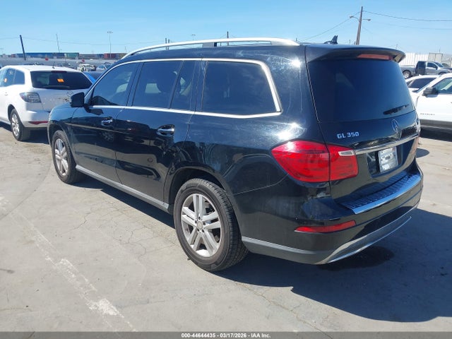 2015 MERCEDES-BENZ GL 350 BLUETEC 4JGDF2EE6FA473920 Photo 2