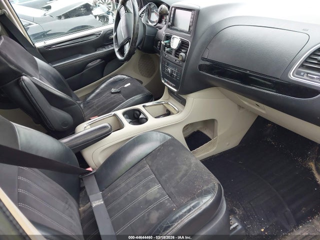 2016 Chrysler Town & Country Limited მანქანა იყიდება აუქციონზე, vin: 2C4RC1JG1GR177348, აუქციონის ნომერი: 44644460