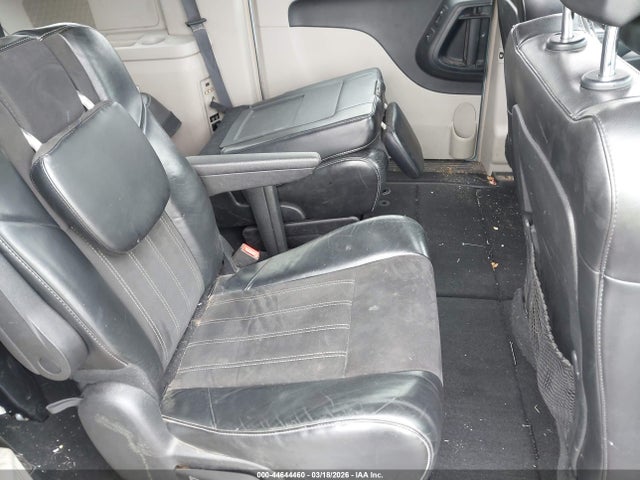 2016 Chrysler Town & Country Limited მანქანა იყიდება აუქციონზე, vin: 2C4RC1JG1GR177348, აუქციონის ნომერი: 44644460