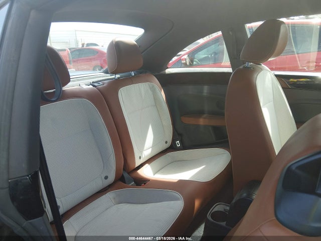 44644467 :رقم المزاد ، 3VWF17AT4GM638958 vin ، 2016 Volkswagen Beetle 1.8t Classic مزاد بيع