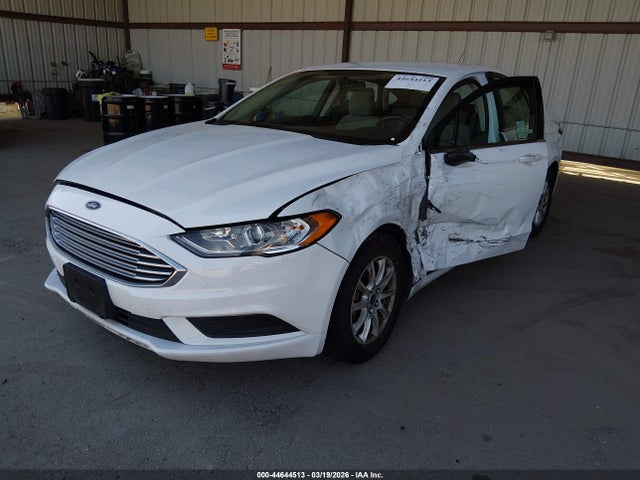 Ford FUSION S 2017 3FA6P0G74HR190332 Image 2