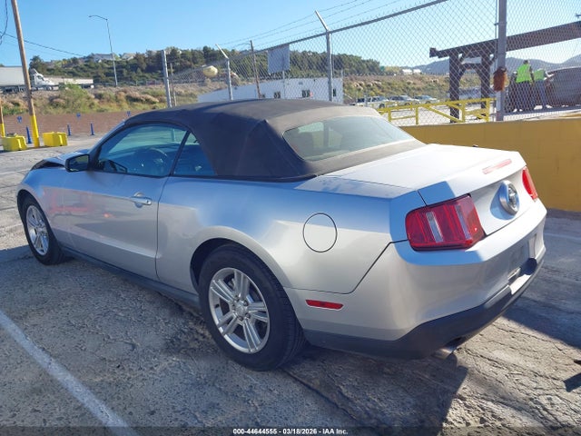 2011 FORD MUSTANG 1ZVBP8EM6B5118104 Photo 2