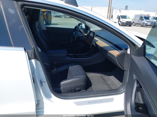 2018 TESLA MODEL 3 5YJ3E1EB1JF067515 Photo 4