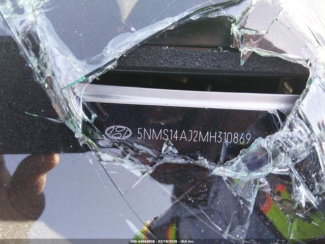 5NMS14AJ2MH310869 Hyundai Santa Fe Se