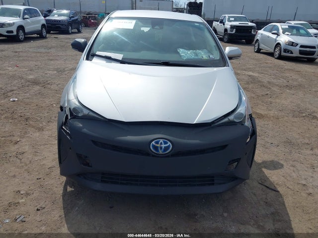 Toyota Prius Two 2018 JTDKBRFU6J3062536 Image 6