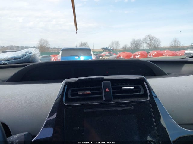 Toyota Prius Two 2018 JTDKBRFU6J3062536 Image 7