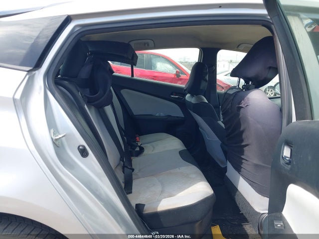 Toyota Prius Two 2018 JTDKBRFU6J3062536 Image 8