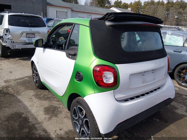 2017 Smart Fortwo Electric Drive Prime მანქანა იყიდება აუქციონზე, vin: WMEFK9BA2HK234589, აუქციონის ნომერი: 44644769