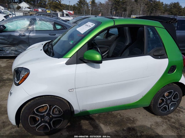 2017 Smart Fortwo Electric Drive Prime მანქანა იყიდება აუქციონზე, vin: WMEFK9BA2HK234589, აუქციონის ნომერი: 44644769