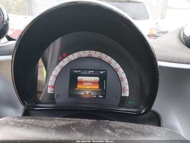 2017 Smart Fortwo Electric Drive Prime მანქანა იყიდება აუქციონზე, vin: WMEFK9BA2HK234589, აუქციონის ნომერი: 44644769