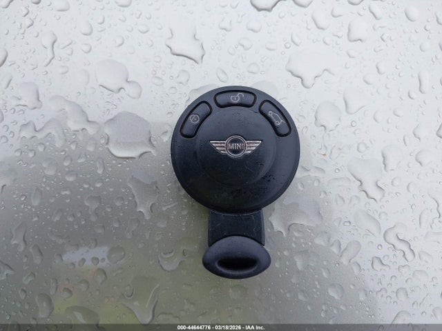 2007 MINI COOPER S WMWMF73517TL88572 Photo 10