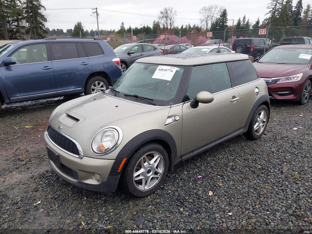 2007 MINI COOPER S WMWMF73517TL88572 Photo 1