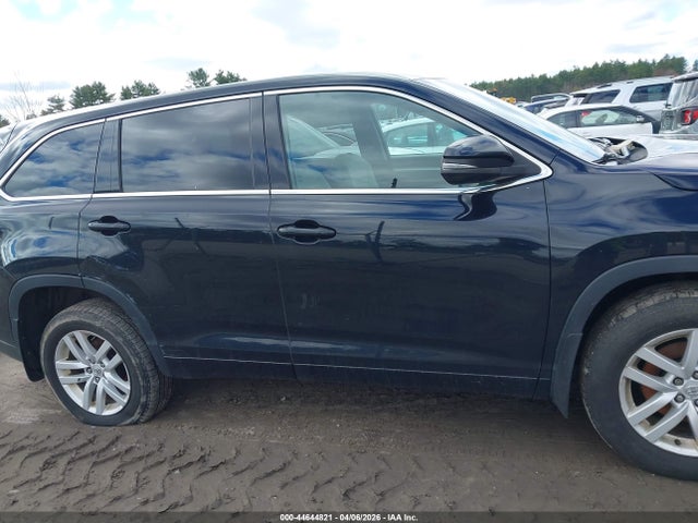 Toyota Highlander Le V6 2015 5TDBKRFH4FS098945 Image 14