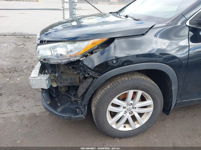 Toyota Highlander Le V6 2015 5TDBKRFH4FS098945 Image 18
