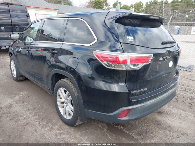 Toyota Highlander Le V6 2015 5TDBKRFH4FS098945 Image 3